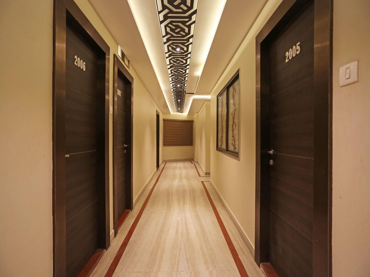Oyo 10338 Hotel Aadesh Palace Varanasi Ngoại thất bức ảnh