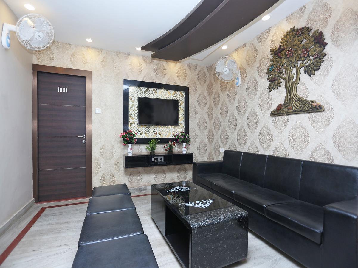 Oyo 10338 Hotel Aadesh Palace Varanasi Ngoại thất bức ảnh