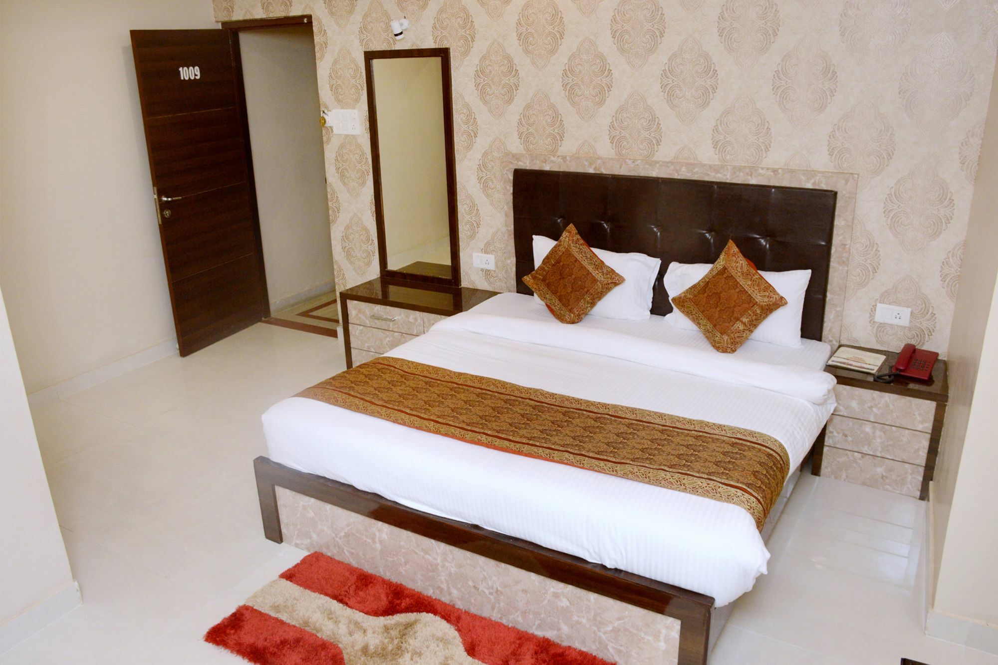 Oyo 10338 Hotel Aadesh Palace Varanasi Ngoại thất bức ảnh