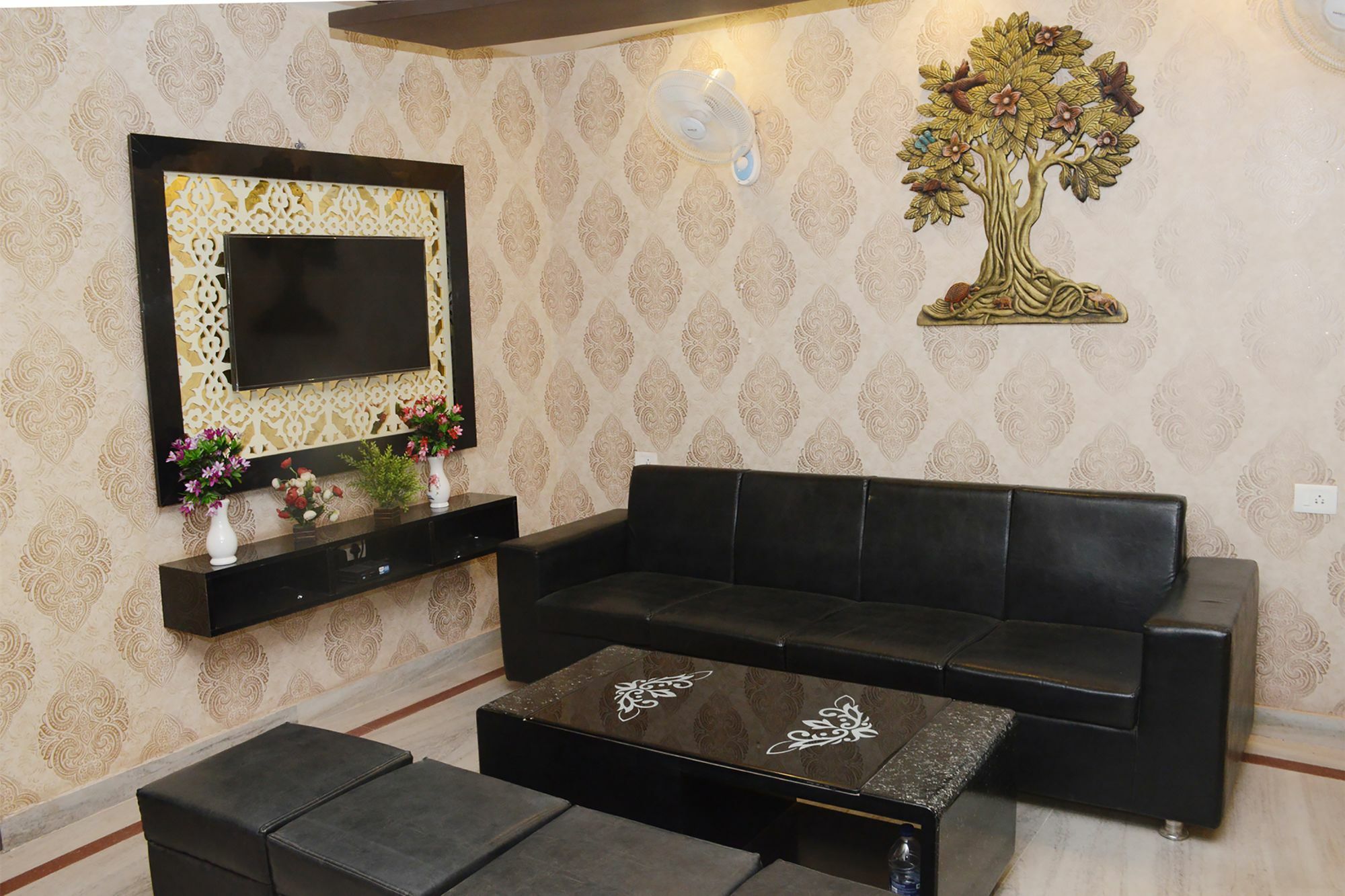 Oyo 10338 Hotel Aadesh Palace Varanasi Ngoại thất bức ảnh